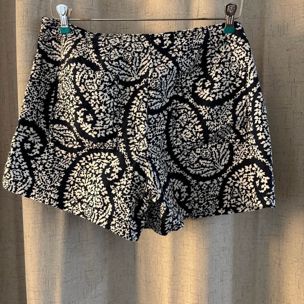 Gap Women's Navy And White Paisley/Floral‎ Shorts With Tie Size 8. Linen Blend. - Picture 3 of 7